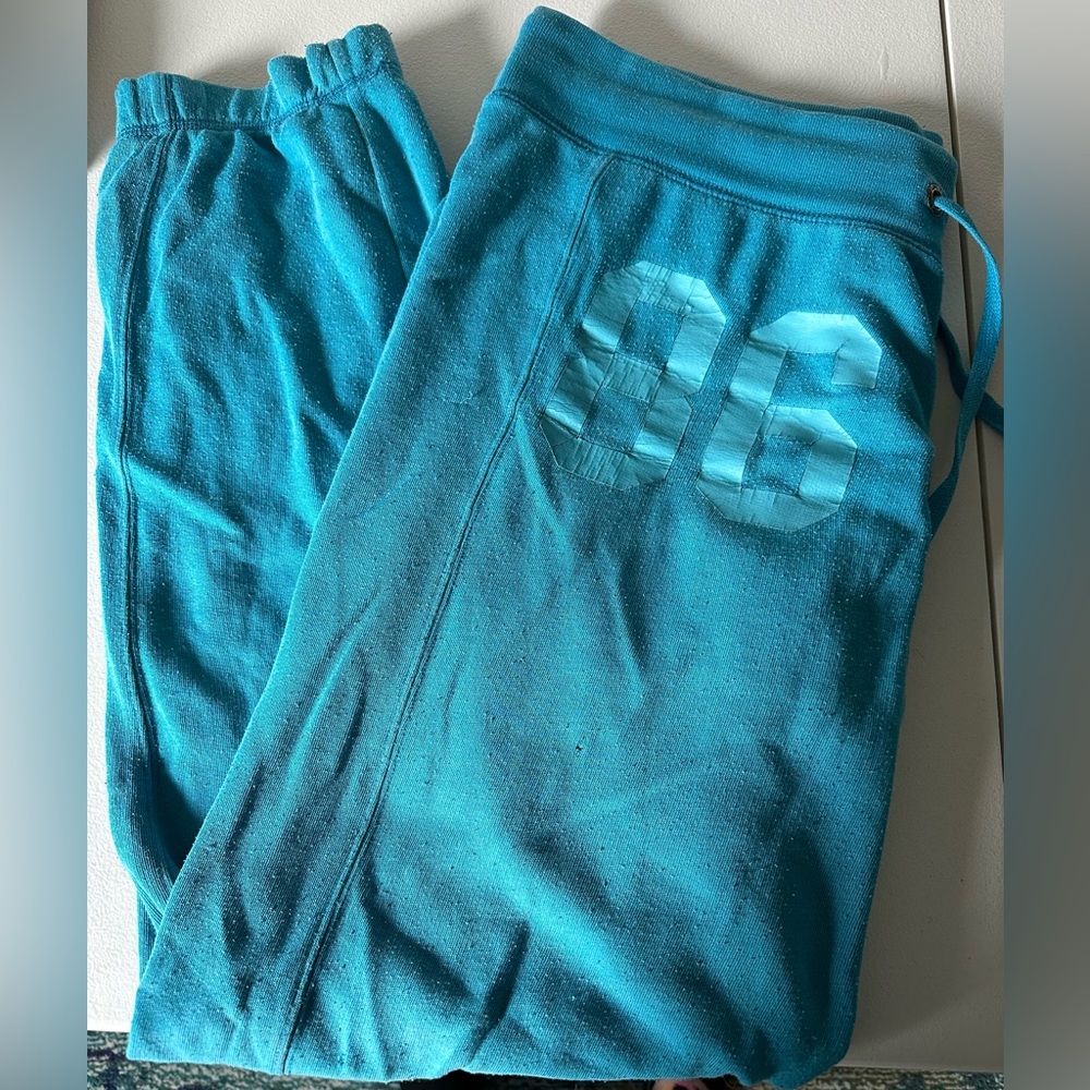 IN SEARCH OF “vintage” VS pink sweats